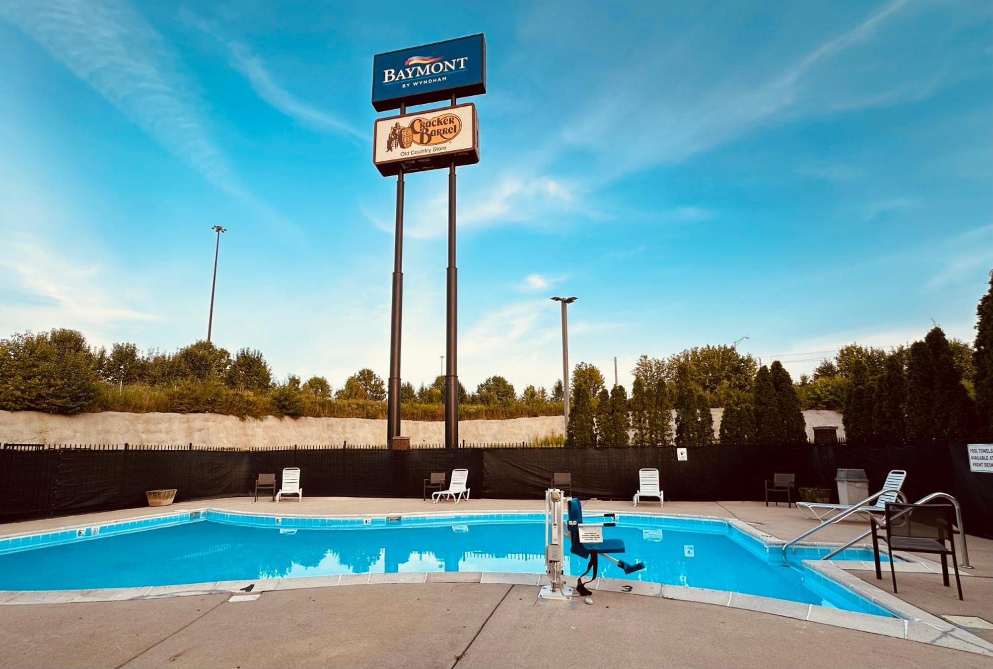 Baymont By Wyndham Indianapolis South Hotel Exterior photo
